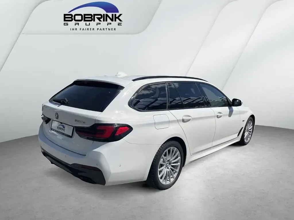 Gebraucht BMW 530e M Sport 292 PS (214 kW) 2022 Weiß Kombi