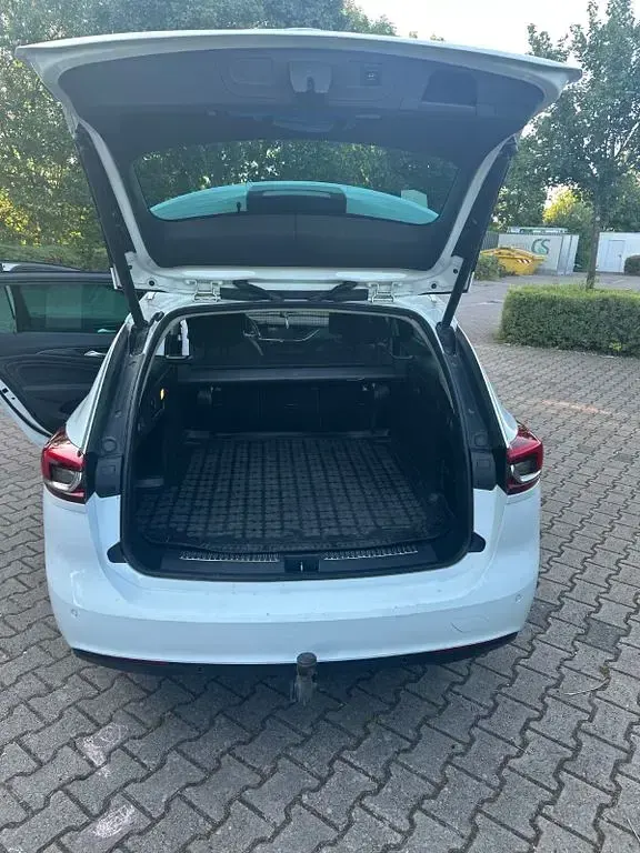 Gebraucht Opel Insignia Dynamic 170 PS (125 kW) 2017 Weiß Limousine