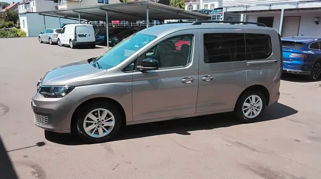 Gebraucht VW Caddy Basis 102 PS (75 kW) 2022 Beige Van / Kleinbus