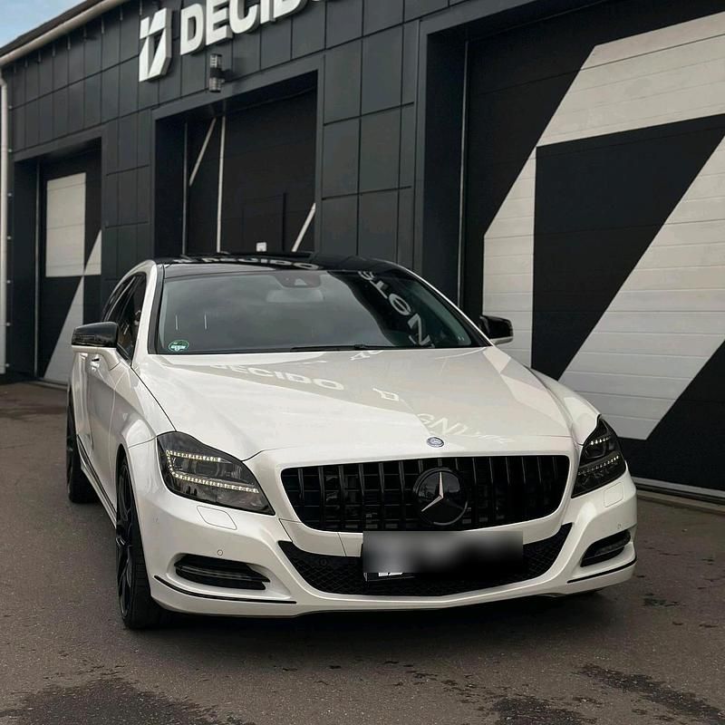 Weiß Gebraucht 2013 Mercedes CLS350 Shooting Brake Kombi | 15.000 € (Fairer Preis) - Bild 1/4