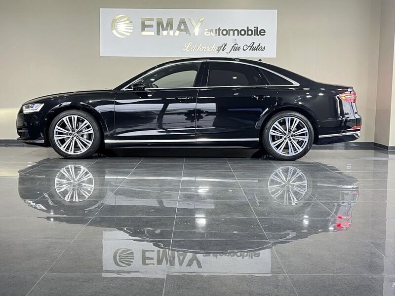 Mythosschwarz metallic Gebraucht 2022 Audi A8 Ambiente Limousine | 62.989 € (Superpreis) - Bild 1/4