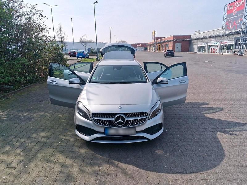 Gebraucht Mercedes A180 109 PS (80 kW) 2015 Silber Kleinwagen