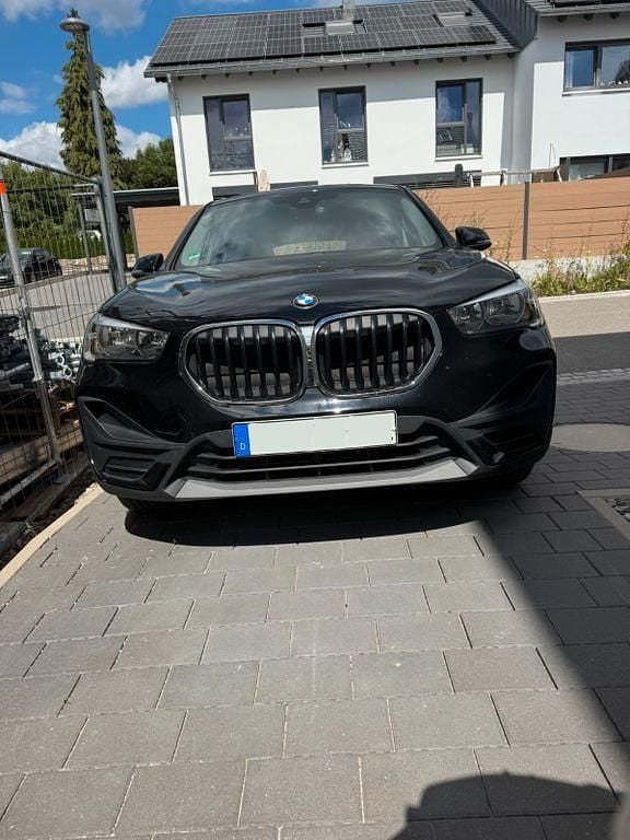 Schwarz Gebraucht 2020 BMW X1 Advantage SUV | 20.780 € - Bild 1/4