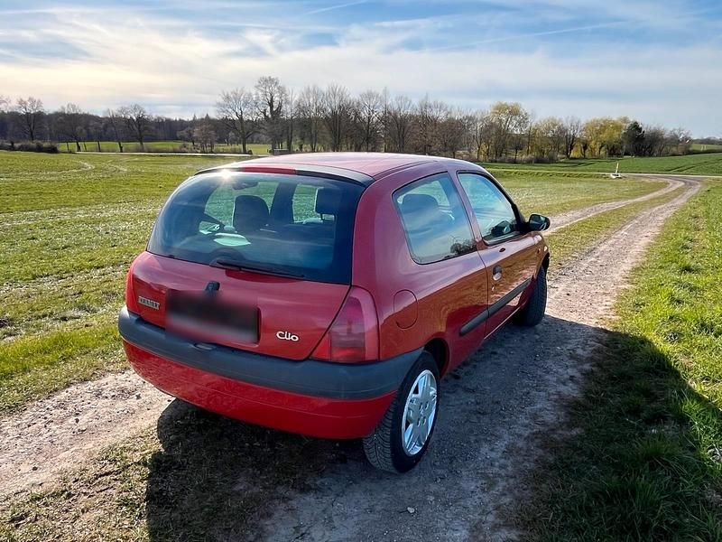 Gebraucht Renault Clio II 58 PS (42 kW) 1998 Rot Kleinwagen