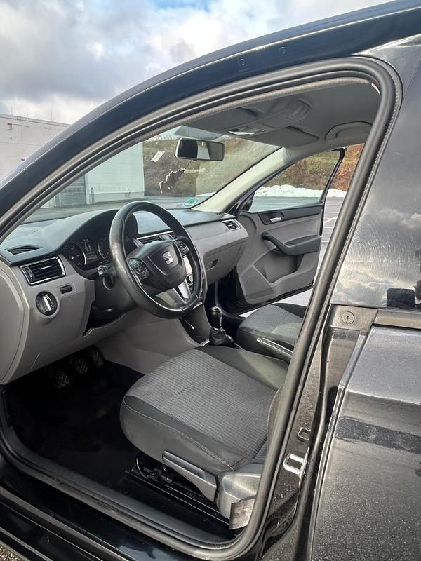 Gebraucht Seat Toledo 105 PS (77 kW) 2013 Schwarz Kleinwagen