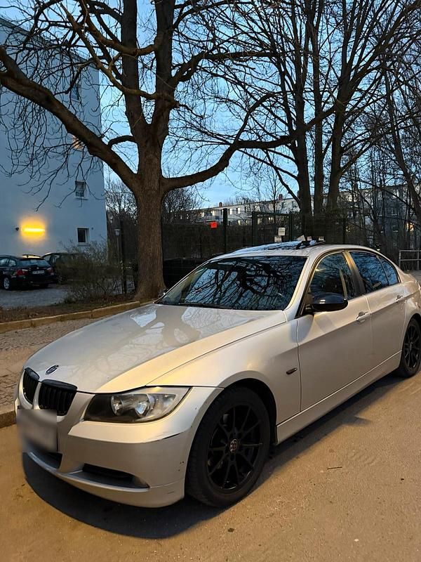 Gebraucht BMW 318 138 PS (101 kW) 2006 Grau Limousine