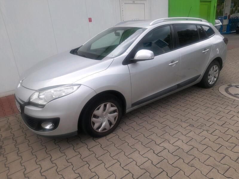 Grau Gebraucht 2013 Renault Mégane GrandTour Kombi | 3.000 € (Guter Preis) - Bild 1/4
