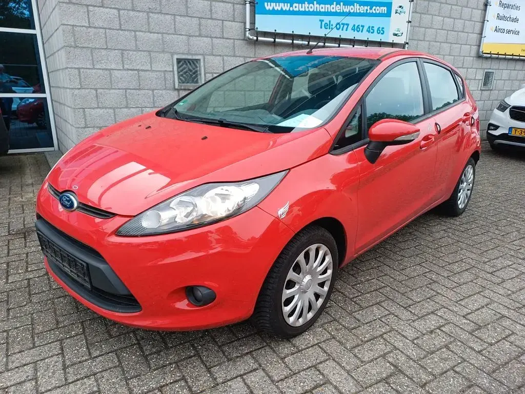 Gebraucht Ford Fiesta Trend 60 PS (44 kW) 2011 Rot Limousine