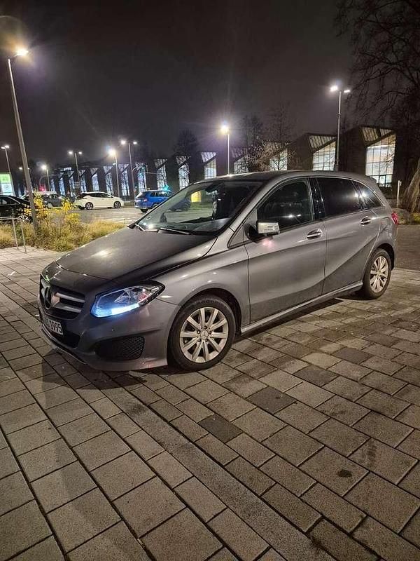 Gebraucht 2016 Mercedes B220 Van / Kleinbus | 15.250 € (Fairer Preis) - Bild 1/4
