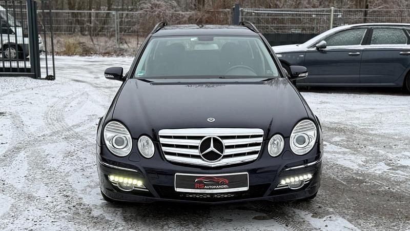 Gebraucht Mercedes E200 Elegance 184 PS (135 kW) 2007 Blau Kombi