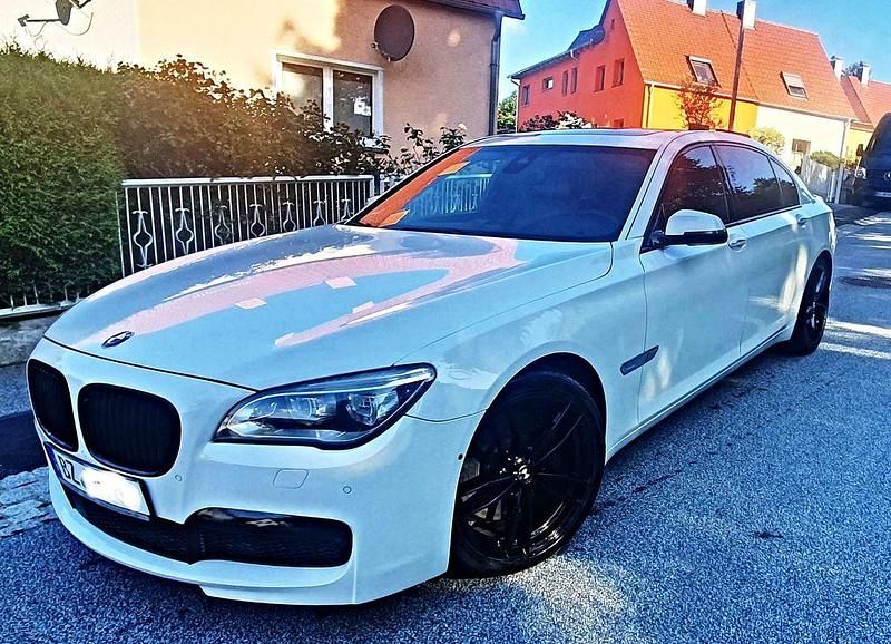 Weiß Gebraucht 2015 BMW 750L Performance Limousine | 23.500 € (Superpreis) - Bild 1/4