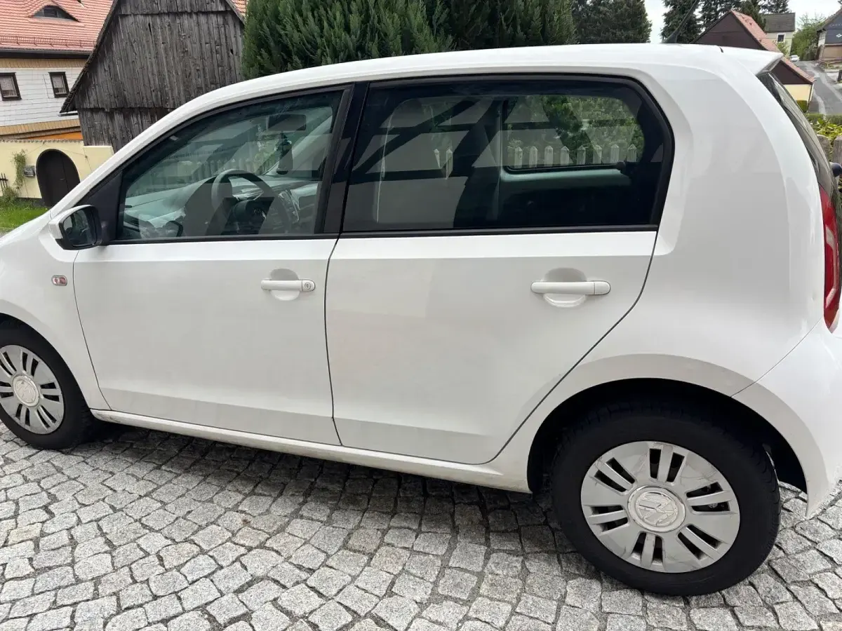 Usado VW up! move up! 60 CV (44 kW) 2013 Blanco Utilitario