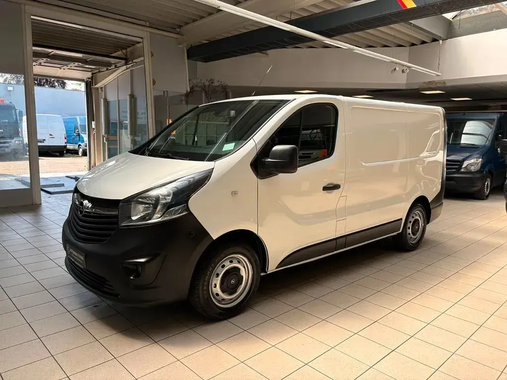 Gebraucht Opel Vivaro 120 PS (88 kW) 2019 Weiß Van / Kleinbus