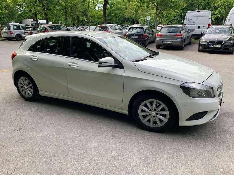 Weiß Gebraucht 2015 Mercedes A180 Urban Limousine | 15.500 € (Fairer Preis) - Bild 1/4
