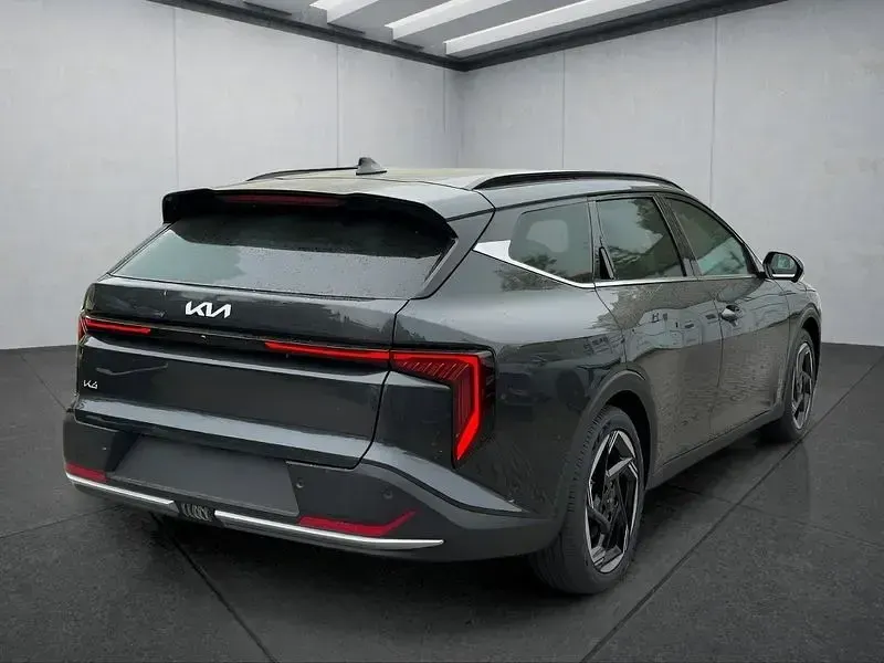 Neu Kia K4 150 PS (110 kW) 2026 Grau Kombi