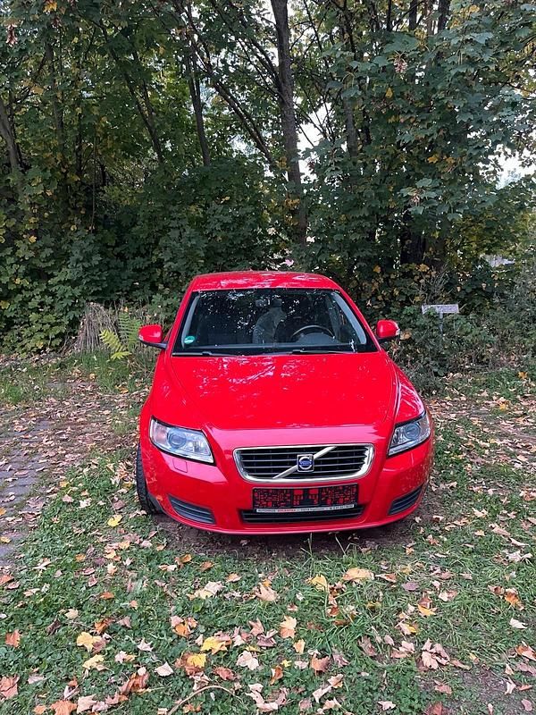 Gebraucht Volvo V50 109 PS (80 kW) 2009 Rot Kombi