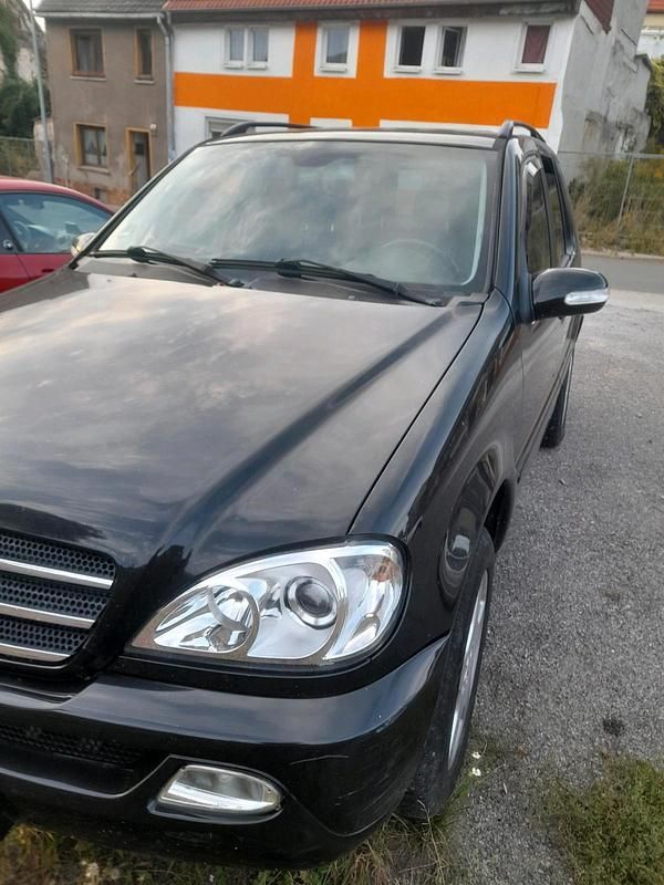 Schwarz Gebraucht 2004 Mercedes ML400 SUV | 4.300 € (Guter Preis) - Bild 1/4