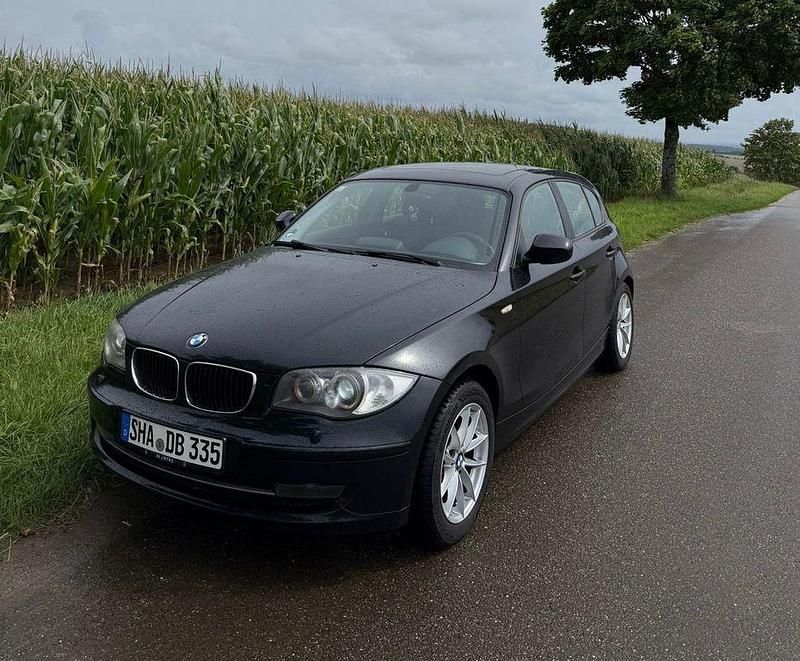 Schwarz Gebraucht 2009 BMW 116 Kleinwagen | 2.100 € (Guter Preis) - Bild 1/4