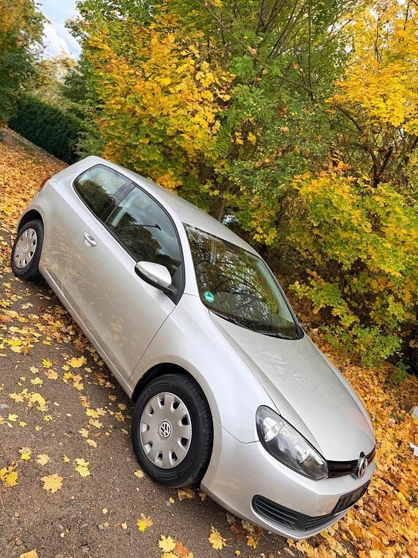 Grau Gebraucht 2010 VW Golf VI Kleinwagen | 3.400 € (Guter Preis) - Bild 1/4