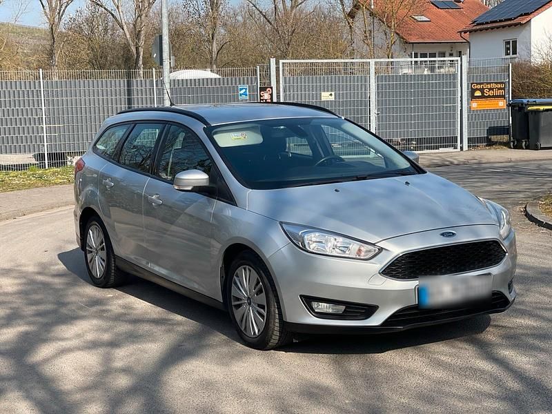 Gebraucht Ford Focus 120 PS (88 kW) 2015 Silber Kombi