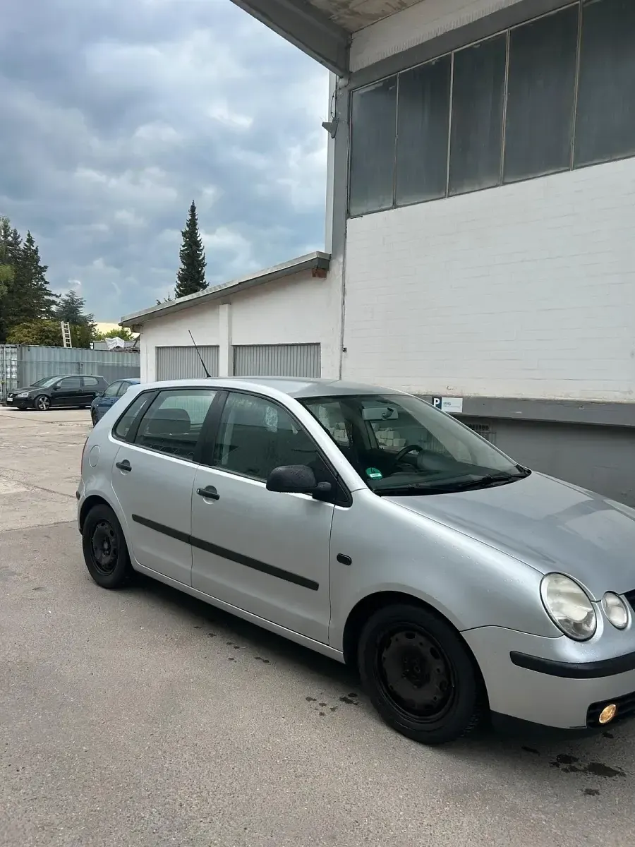 Używany VW Polo 64 KM (47 kW) 2002 Srebrny Hatchback