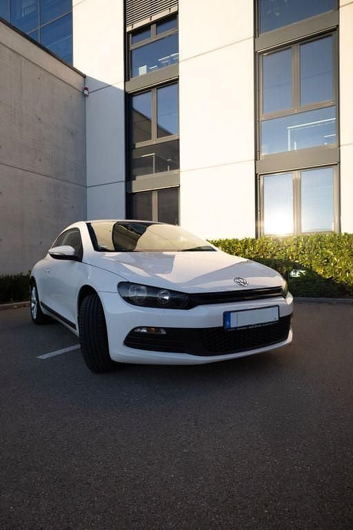 Weiß Gebraucht 2010 VW Scirocco Edition Coupé | 3.700 € (Guter Preis) - Bild 1/4