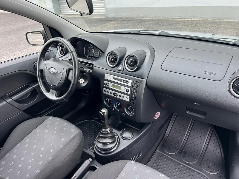 Gebraucht Ford Fiesta Viva 69 PS (50 kW) 2004 Kleinwagen
