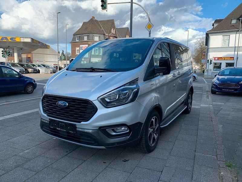 Gebraucht Ford Tourneo 185 PS (136 kW) 2022 Silber Kombi