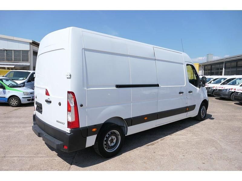 Second-hand Renault Master 131 CP (96 kW) 2018 Alb Van