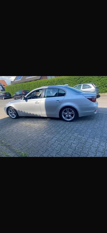 Silber Gebraucht 2005 BMW 525 Limousine | 3.500 € (Superpreis) - Bild 1/4