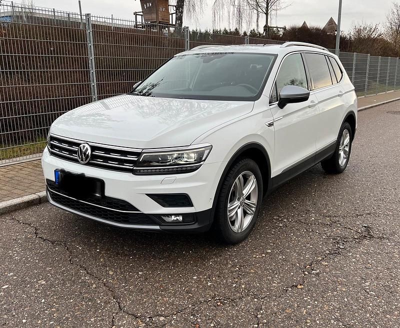 Weiß Gebraucht 2020 VW Tiguan Allspace Highline SUV | 28.999 € (Superpreis) - Bild 1/4