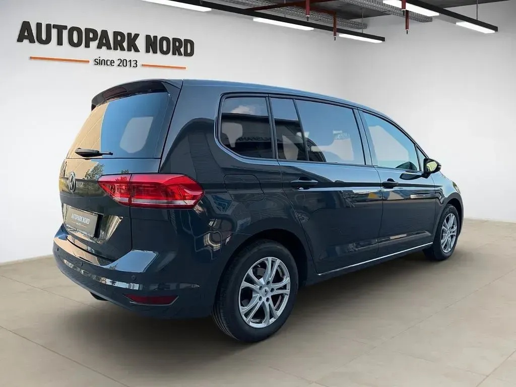 Gebraucht VW Touran 116 PS (85 kW) 2018 Grau Van / Kleinbus
