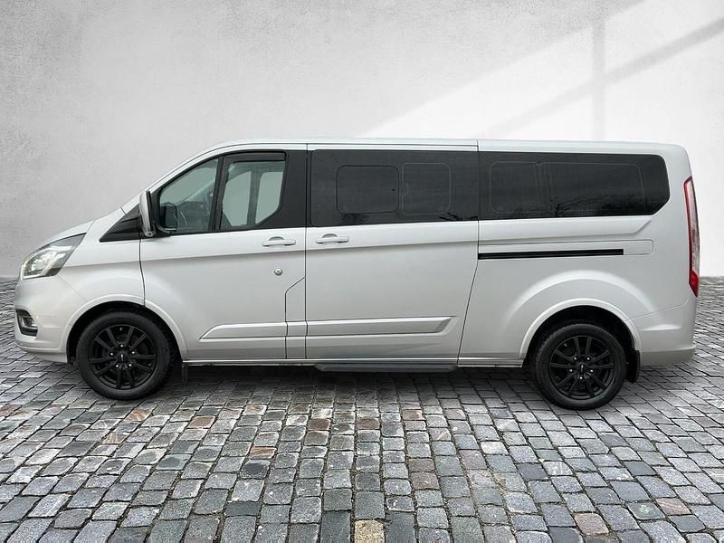 Gebraucht Ford Tourneo Titanium X 150 PS (110 kW) 2023 Polarsilber metallic Van / Kleinbus