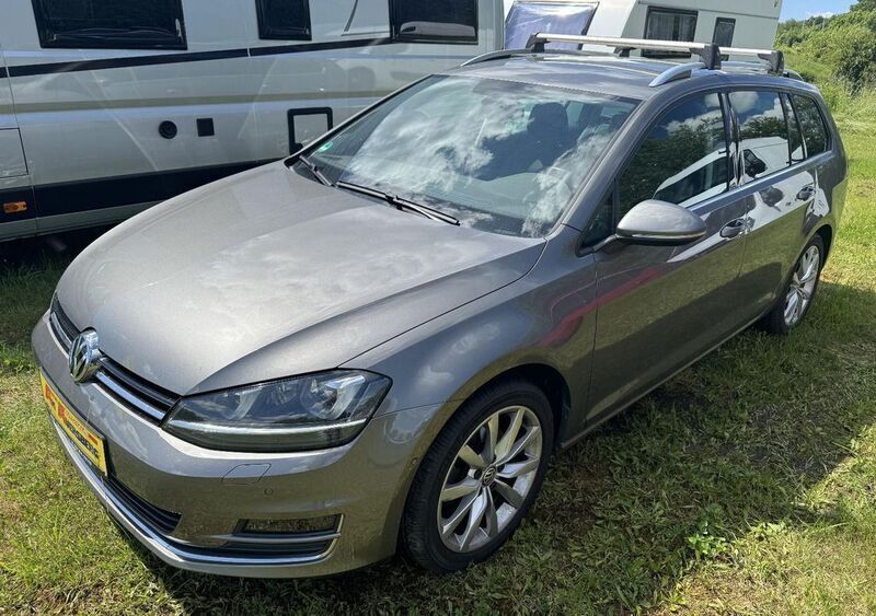 Silber Gebraucht 2015 VW Golf VII Highline Kombi | 12.450 € (Etwas zu teuer) - Bild 1/4
