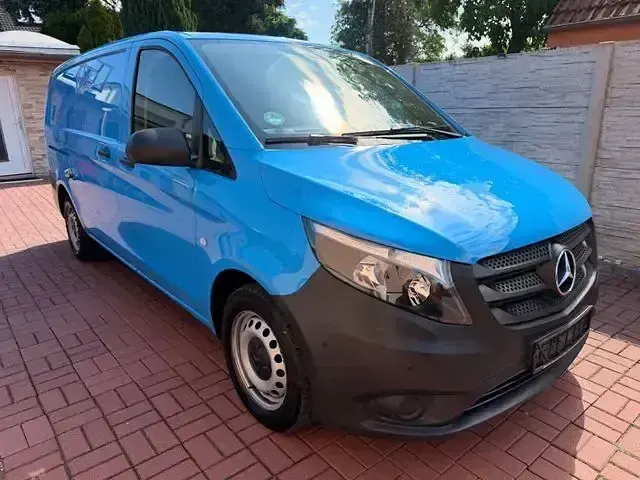 Gebraucht Mercedes Vito 88 PS (64 kW) 2018 Blau Van