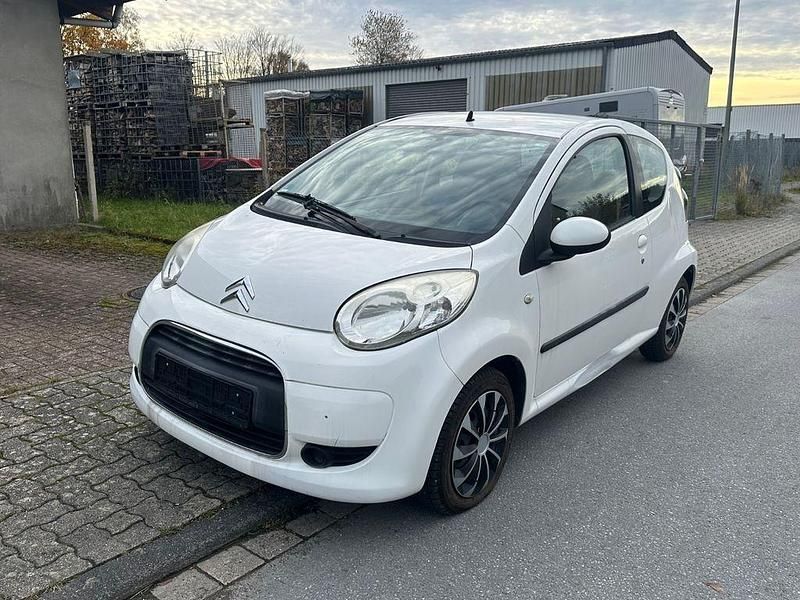 Weiß Gebraucht 2009 Citroën C1 Style Kleinwagen | 1.750 € (Fairer Preis) - Bild 1/4