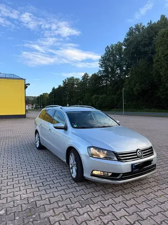 Gebraucht VW Passat Highline 140 PS (102 kW) 2014 Grau Kombi