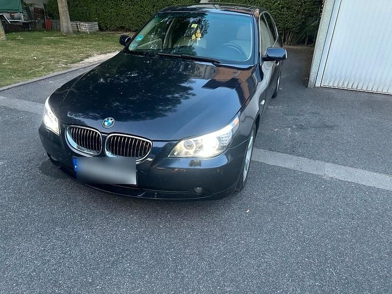 Blau Gebraucht 2005 BMW 530 Limousine | 2.500 € (Superpreis) - Bild 1/4