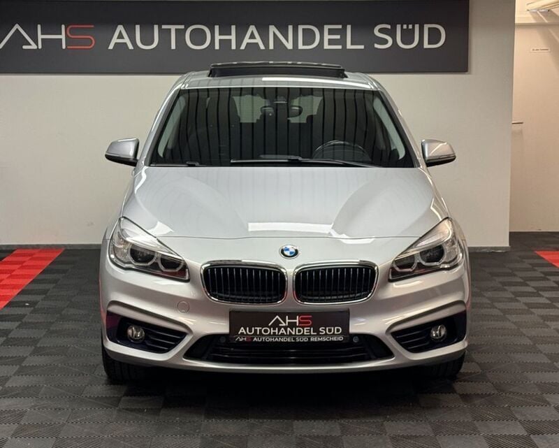 Gebraucht BMW 225 Active Tourer Sport Line 224 PS (164 kW) 2017 Glaciersilber metallic Van / Kleinbus