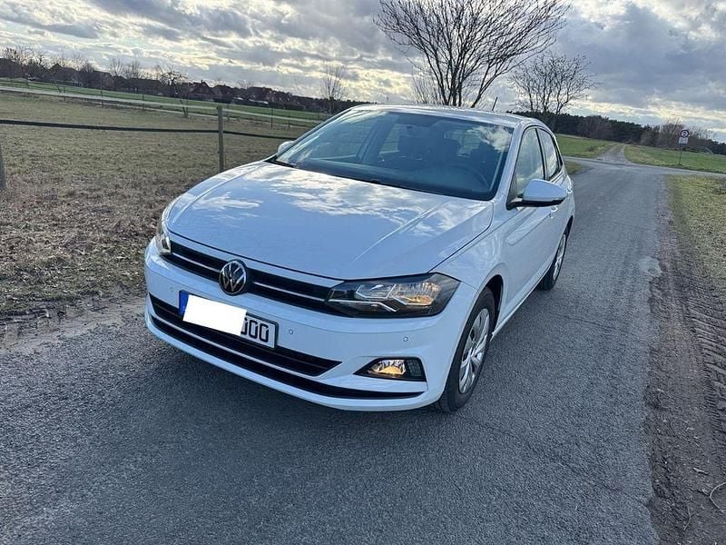 Gebraucht VW Polo Comfortline 95 PS (69 kW) 2021 Weiß Kleinwagen