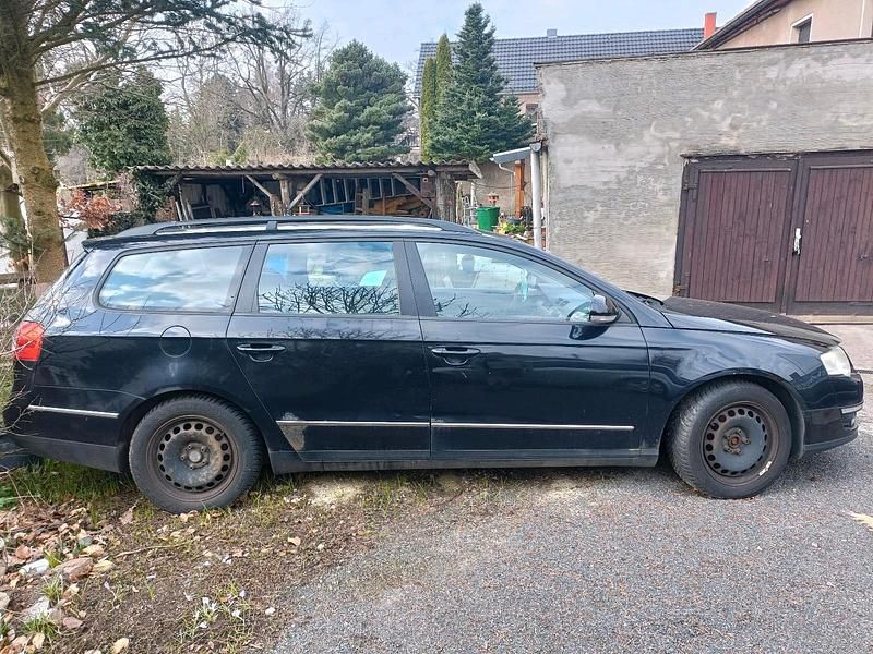 Gebraucht VW Passat 140 PS (102 kW) 2009 Schwarz Kombi