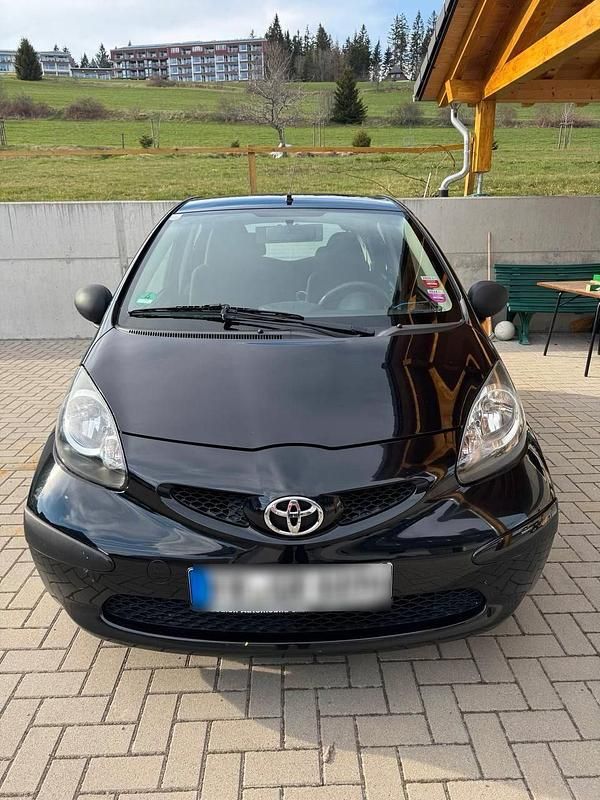 Gebraucht Toyota Aygo 68 PS (50 kW) 2008 Schwarz Kleinwagen