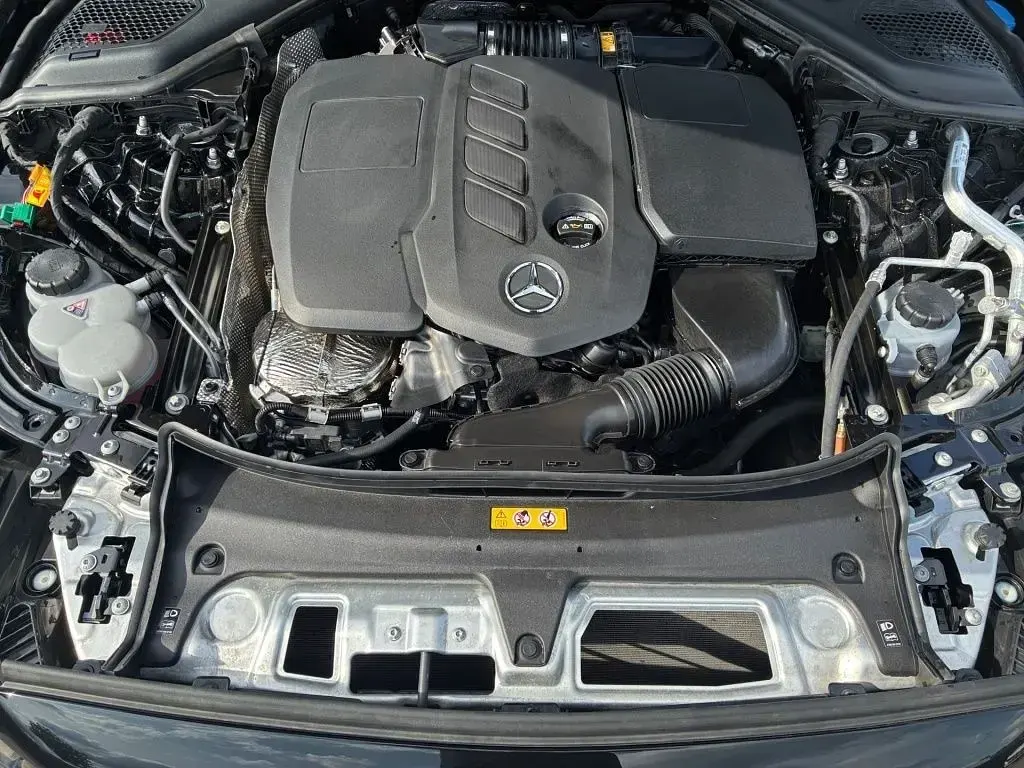 Gebraucht Mercedes E300 AMG 197 PS (144 kW) 2025 Schwarz Limousine