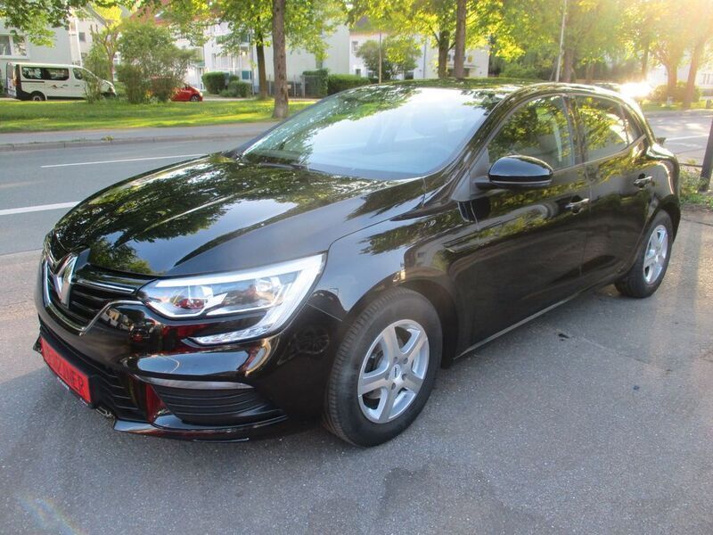 Schwarz Gebraucht 2016 Renault Mégane IV Life Limousine | 4.990 € (Fairer Preis) - Bild 1/4