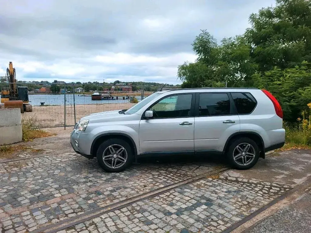 Gebraucht Nissan X-Trail 165 PS (121 kW) 2010 Grau SUV