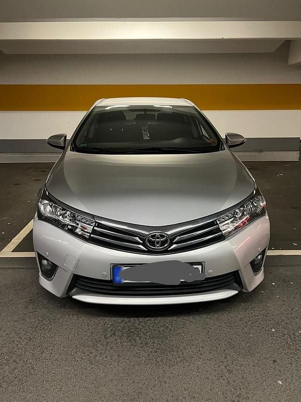 Usado Toyota Corolla 132 HP (97 kW) 2013 Prateado Sedan