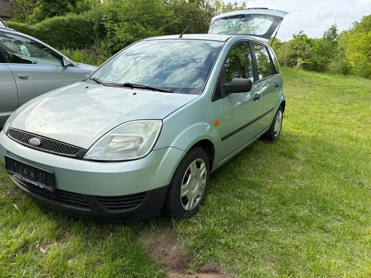 Gebraucht Ford Fiesta 70 PS (51 kW) 2004 Kleinwagen