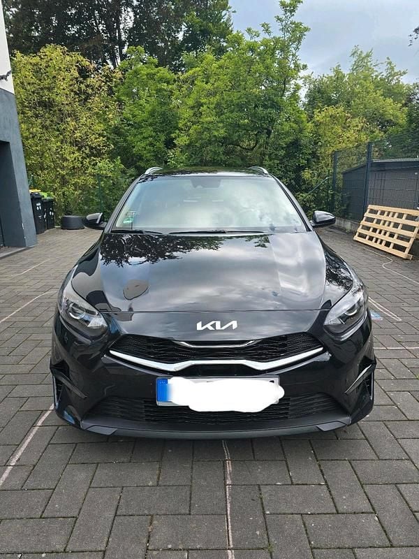 Schwarz Gebraucht 2021 Kia Ceed Sportswagon Vision Kombi | 17.000 € (Superpreis) - Bild 1/4