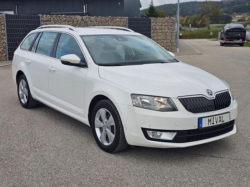 Weiß Gebraucht 2013 Skoda Octavia Limousine | 5.000 € (Fairer Preis) - Bild 1/4