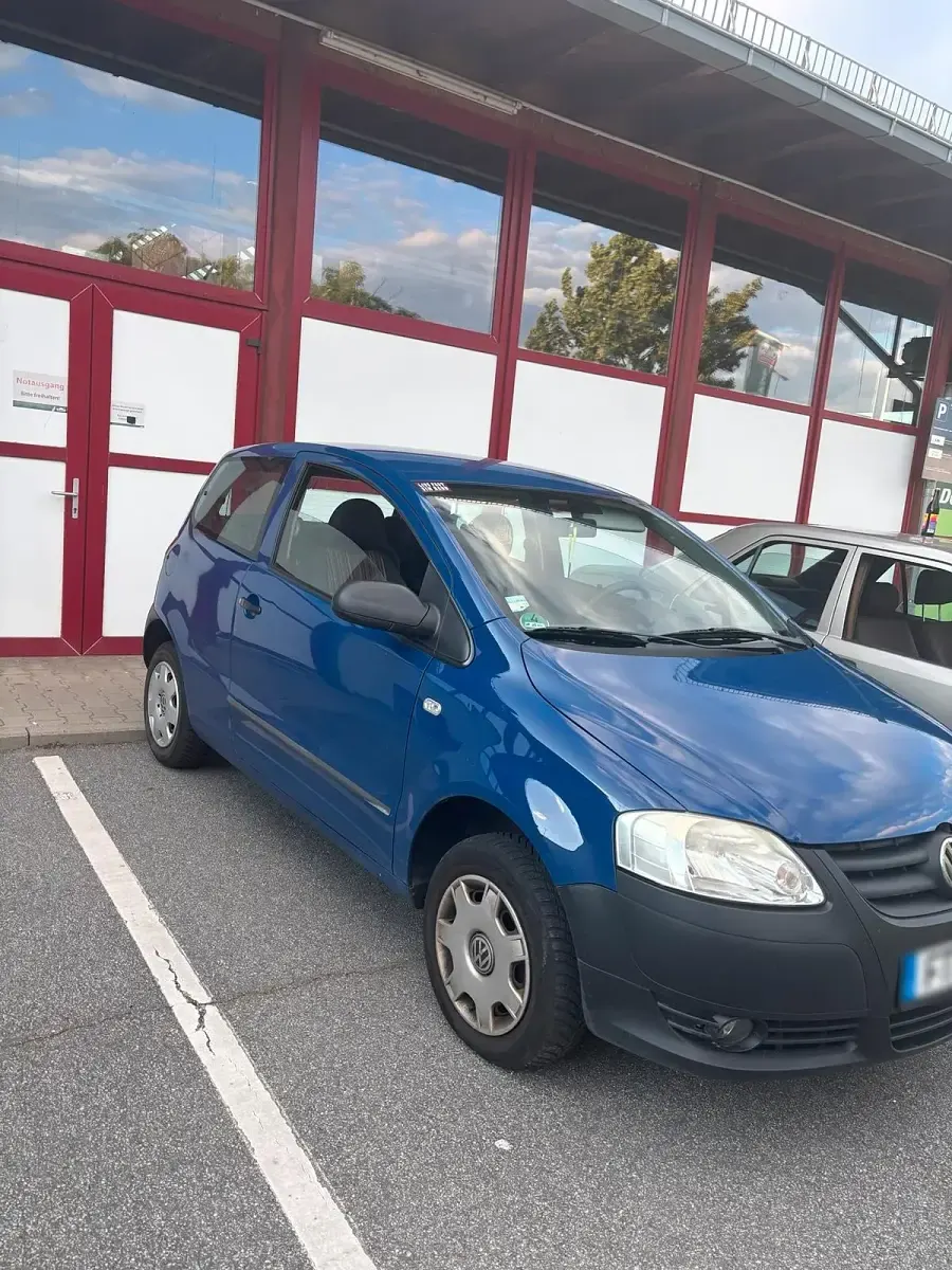 Gebraucht VW Fox 54 PS (39 kW) 2006 Blau Kleinwagen
